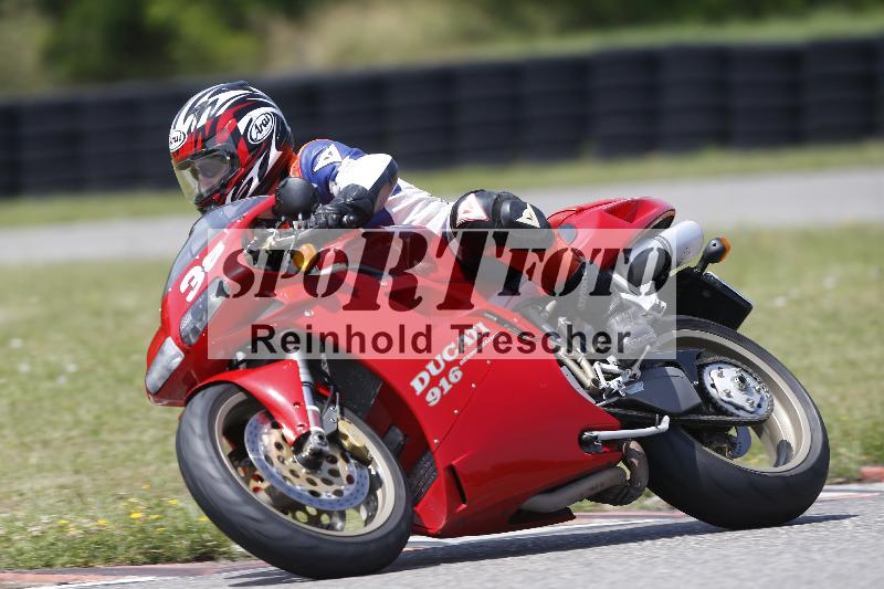 /27 12.06.2025 Ducati Schweiz Trackday Warmup  ADR/blau-bleu/38